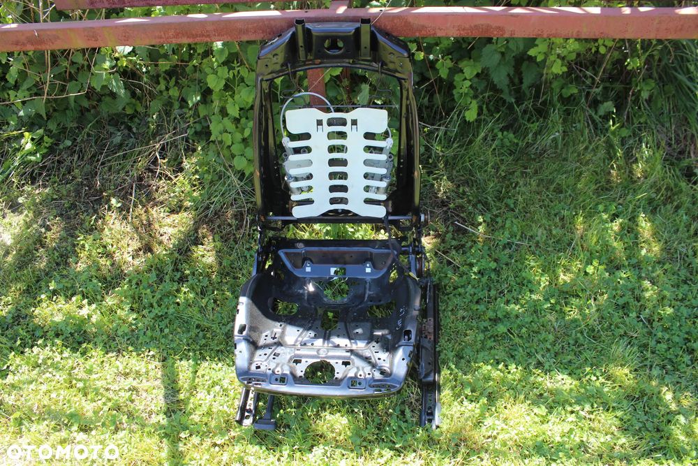 SIEDZISKO STELAŻ FOTELA LEWEGO GOLF VII H/B 2017