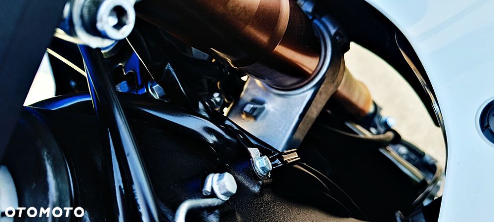 Suzuki GSX-R - 13