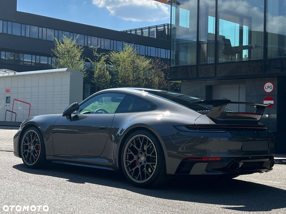Porsche 911 Carrera 4S - 11