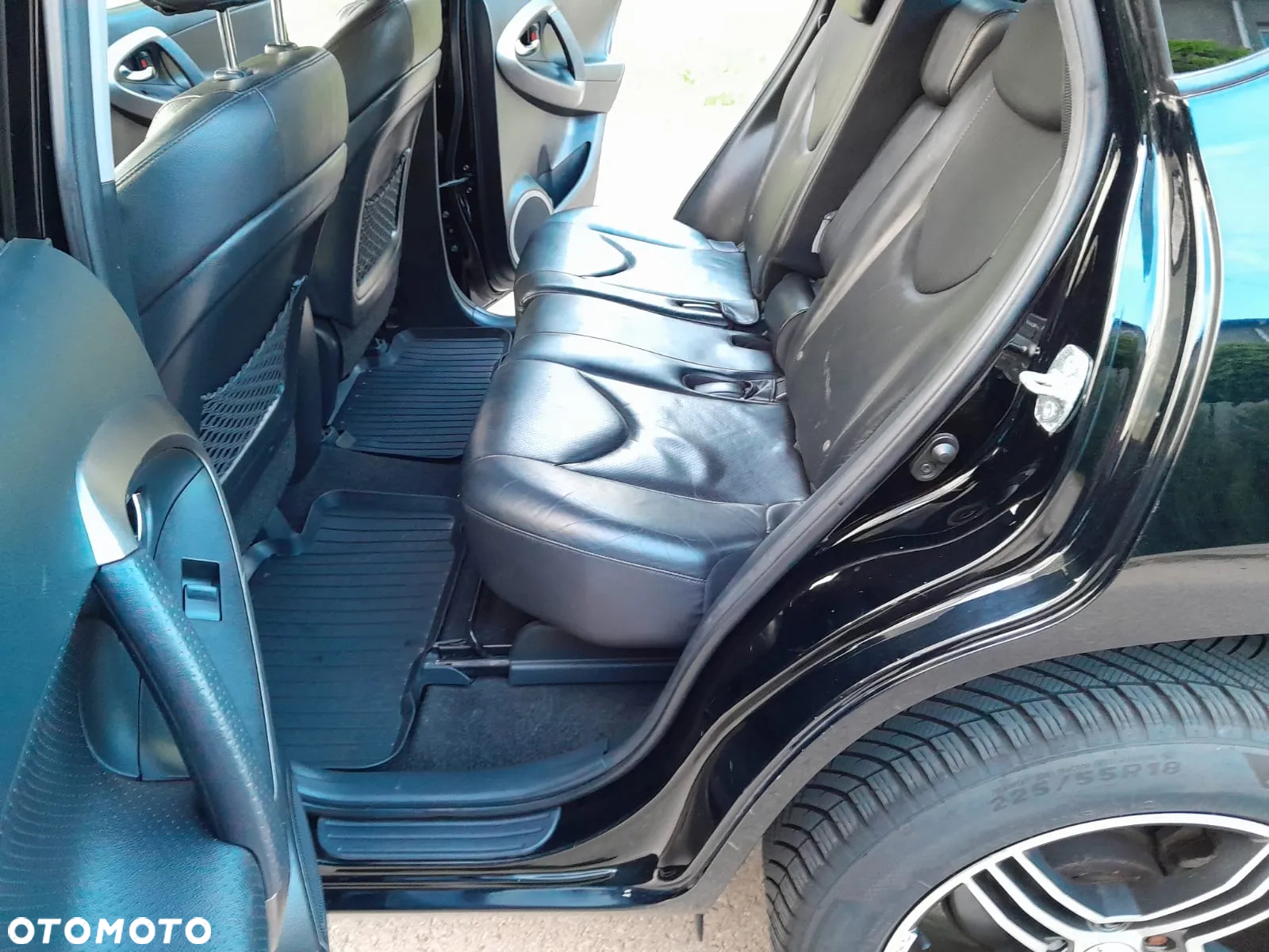 Toyota RAV4 - 8