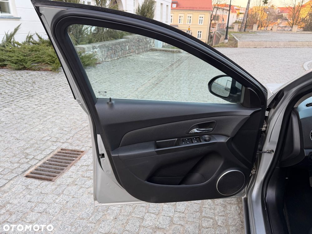 Chevrolet Cruze 1.6 LT - 14