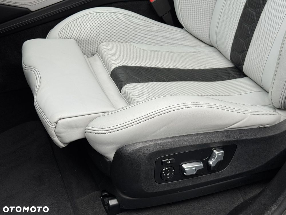 BMW X5 M Competition - 14