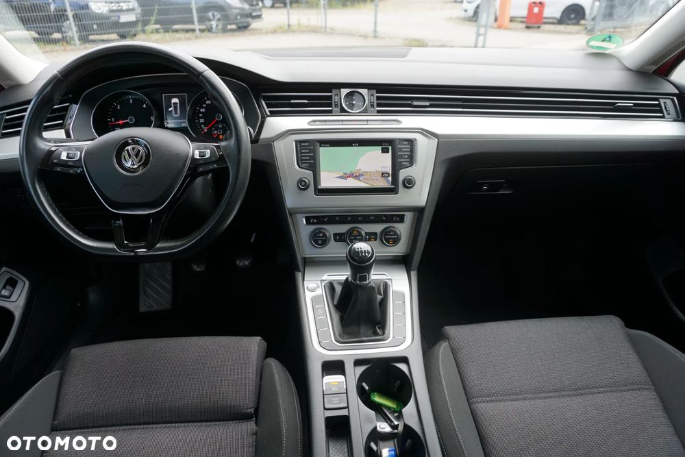 Volkswagen Passat 2.0 TDI BMT Trendline - 14