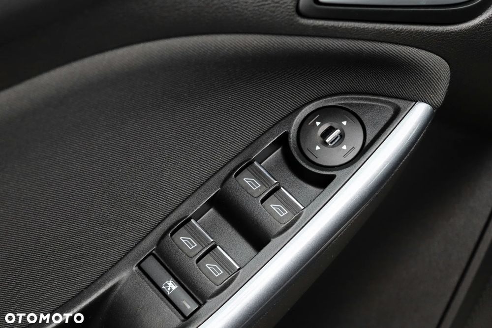 Ford Focus SW 1.6 TDCi DPF S&S Titanium - 27