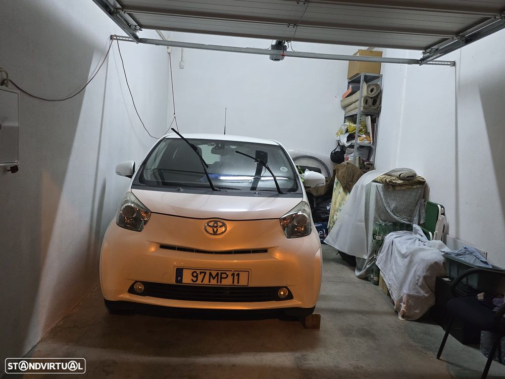 Toyota iQ 1.4 D-4D 2 - 14
