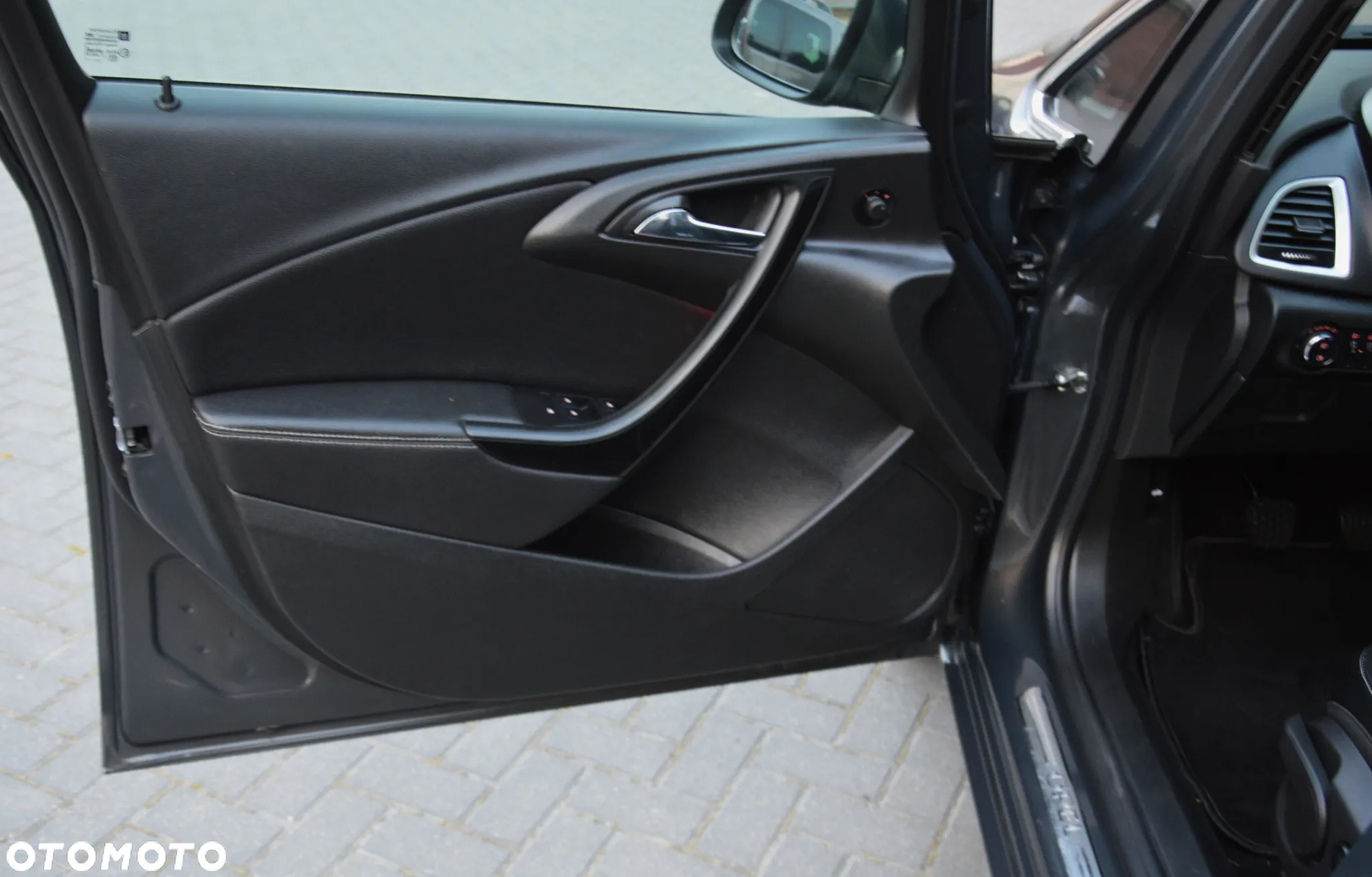 Opel Astra IV 1.6 CDTI Cosmo - 16