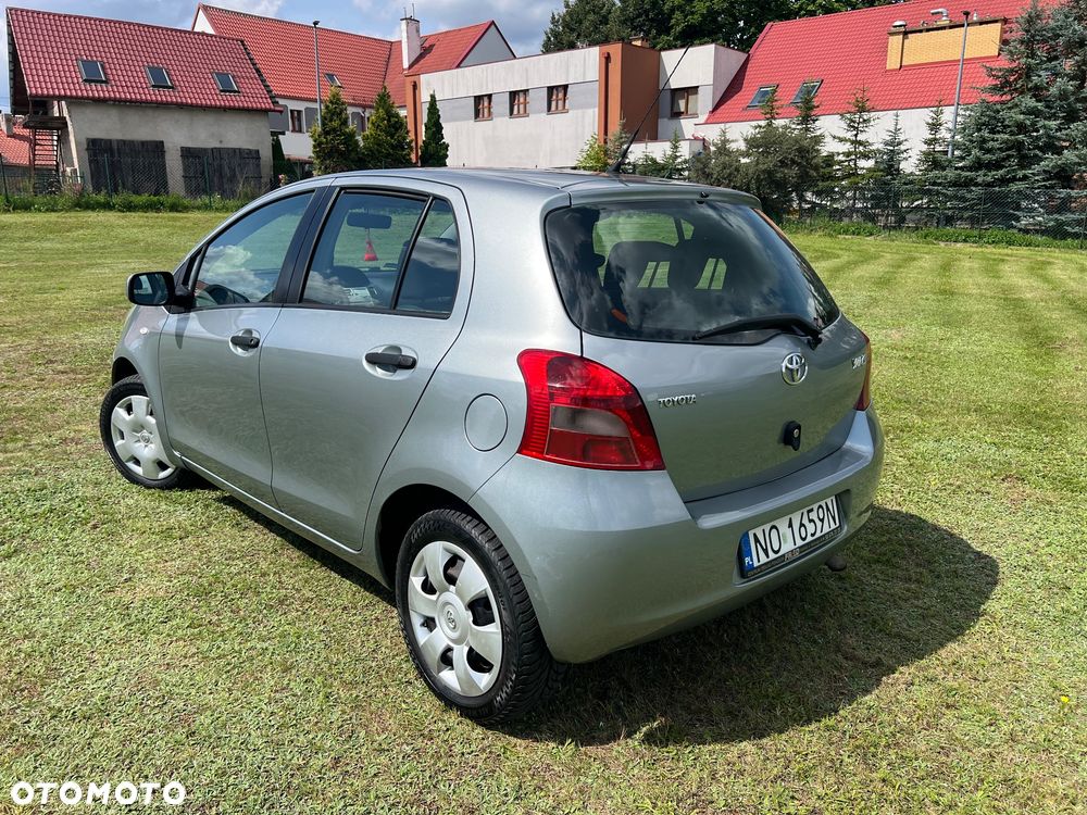 Toyota Yaris 1.0 Terra A/C - 3