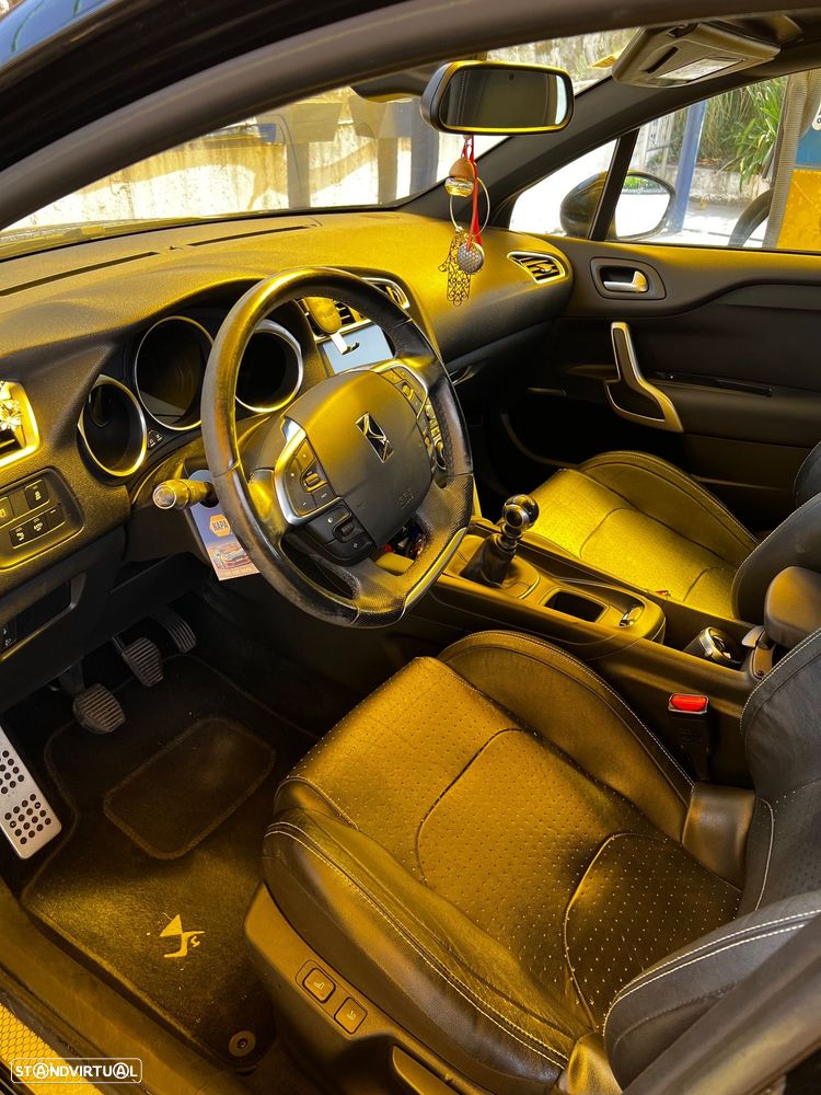 Citroën DS4 1.6 e-HDi So Chic 113g - 12