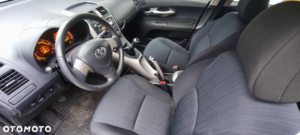 Toyota Auris 1.4 D-4D - 13