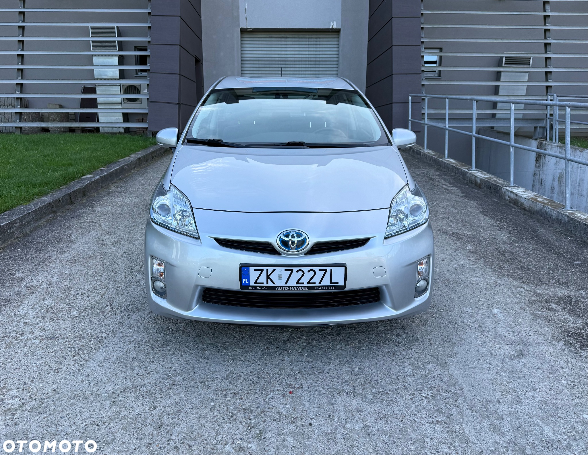 Toyota Prius - 3