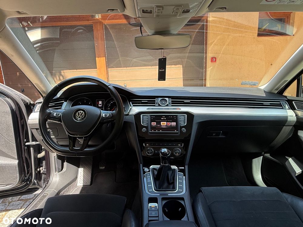 Volkswagen Passat 2.0 TDI BMT Highline - 8