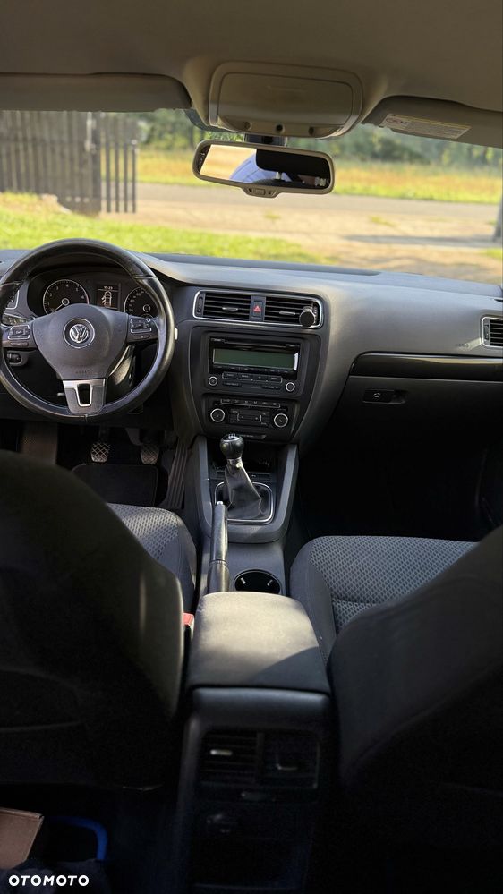 Volkswagen Jetta - 7