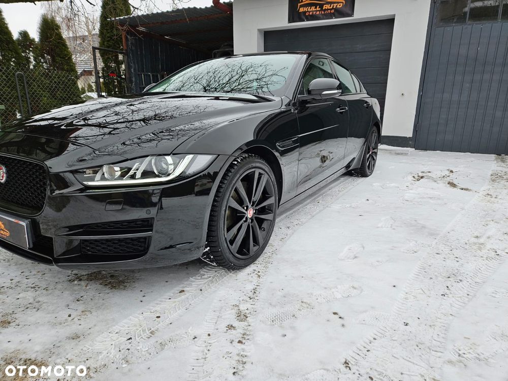 Jaguar XE 2.0 T AWD Prestige - 2