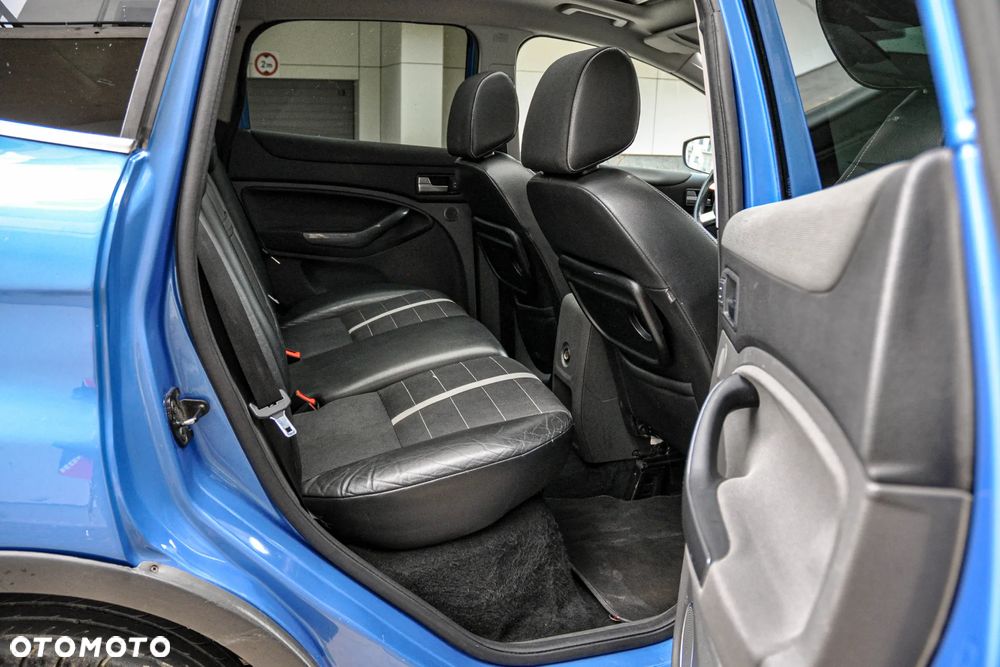 Ford Kuga - 12