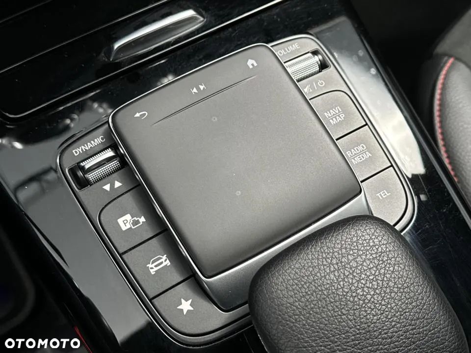 Mercedes-Benz CLA 250 E AMG Line 8G-DCT - 19