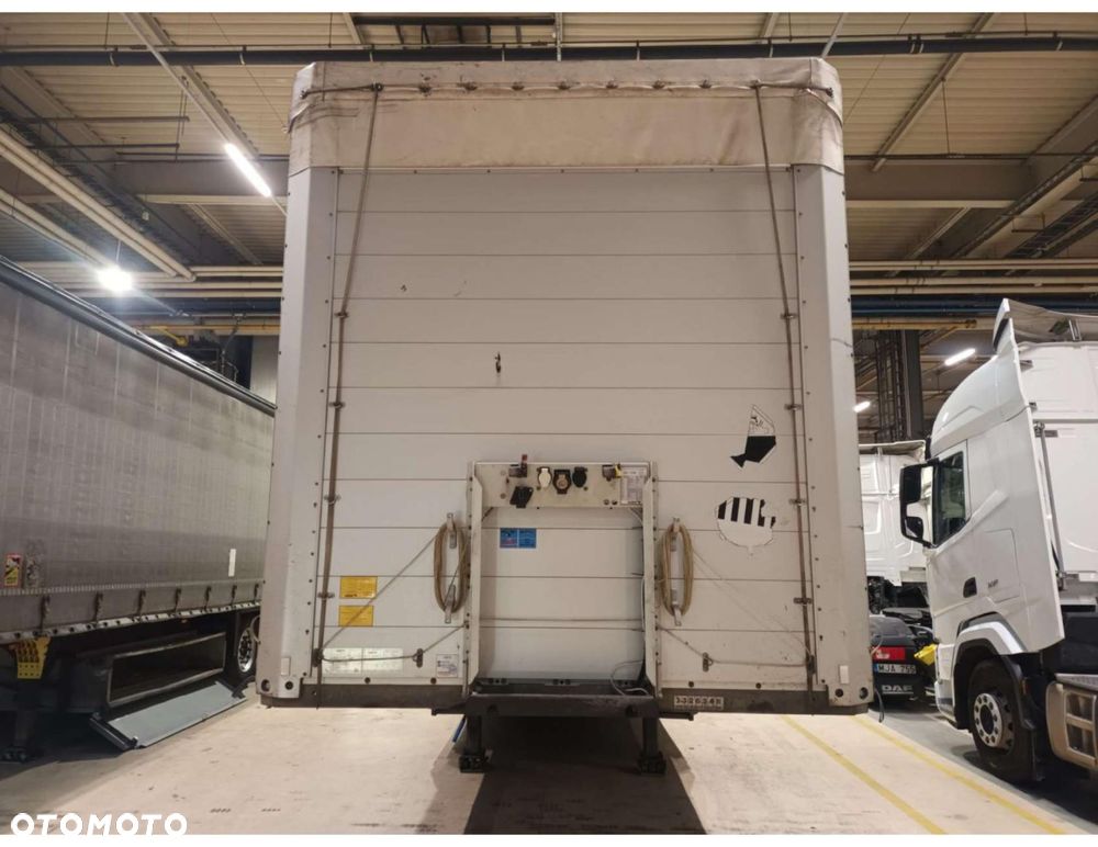 Schmitz Cargobull SCS24/L Lifting Axle