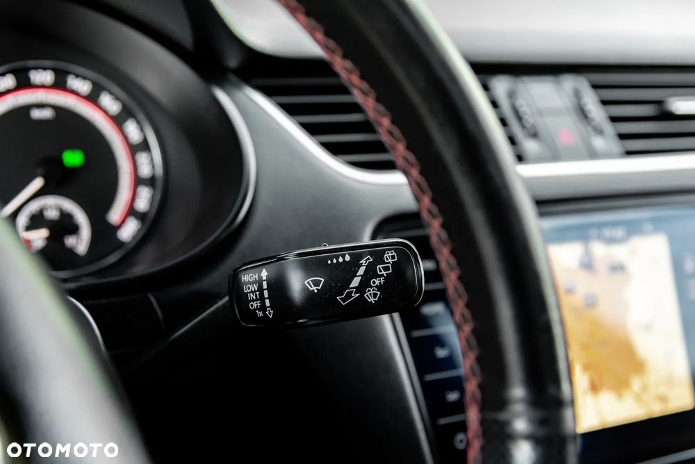 Skoda Octavia 2.0 TDI 4x4 DSG RS - 31