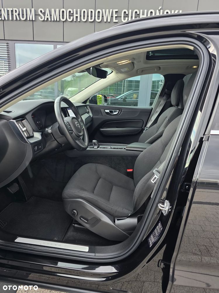 Volvo XC 60 B4 B Momentum Pro - 19