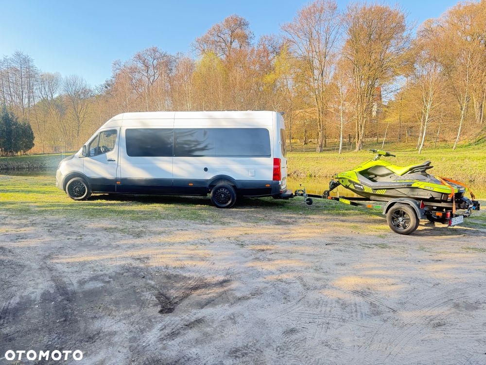 Mercedes-Benz Sprinter - 2