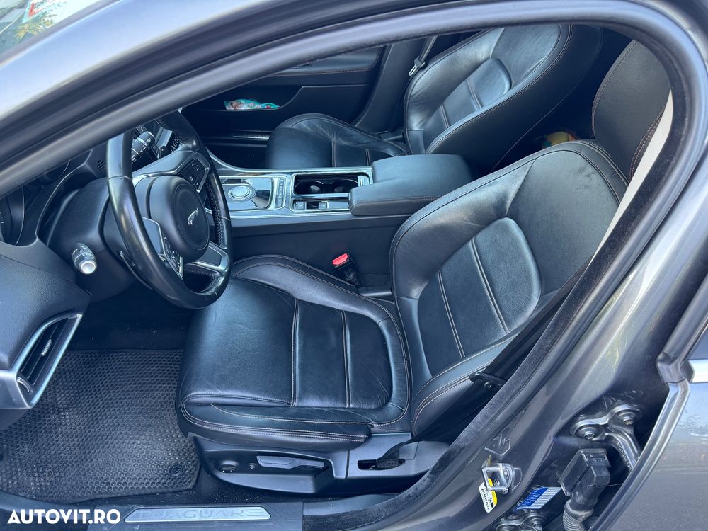 Jaguar XE - 5