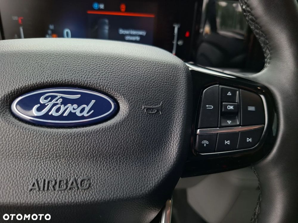 Ford CUSTOM - 22