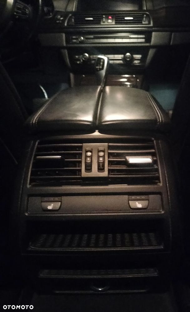 BMW Seria 5 528i xDrive Luxury Line - 12