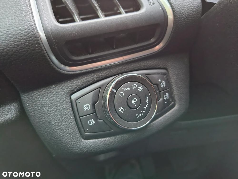Ford B-MAX 1.6 Titanium - 28