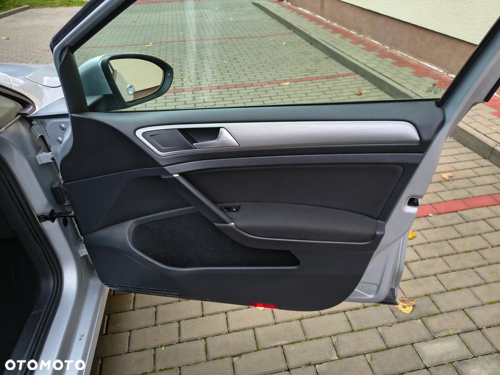 Volkswagen Golf 1.6 TDI BlueMotion Comfortline - 20