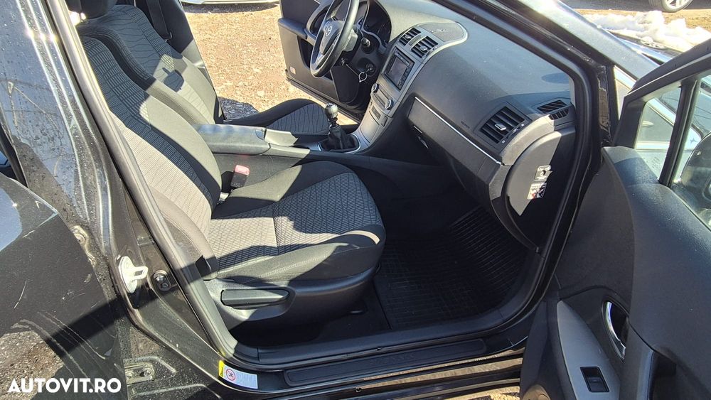 Toyota Avensis - 9