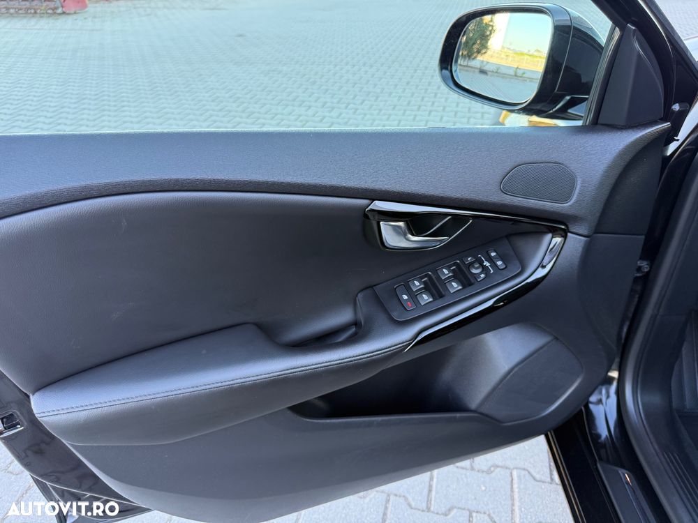 Volvo V40 D3 Geartronic Summum - 13