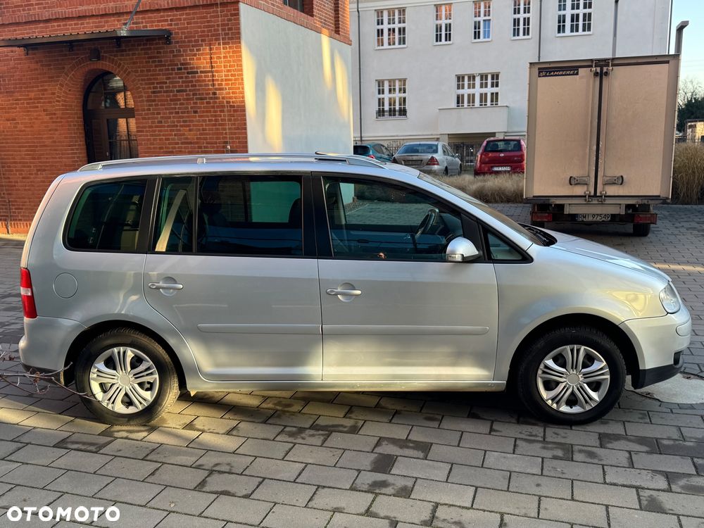 Volkswagen Touran 2.0 TDI Highline - 6