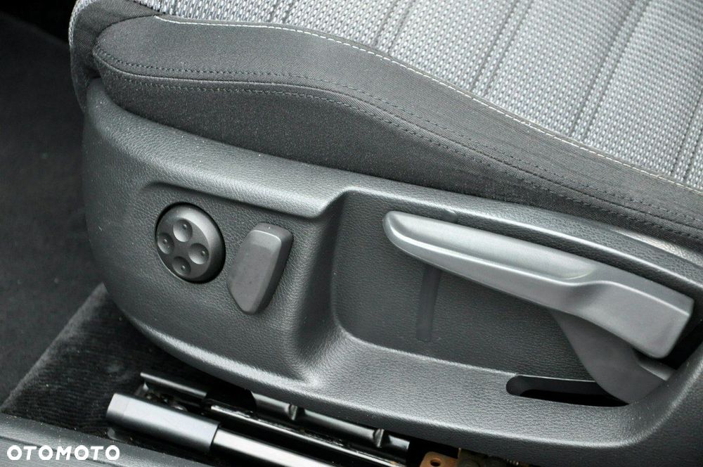 Volkswagen Passat CC - 22