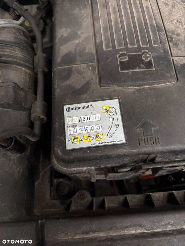 Skoda Octavia 2.0 TDI CR DPF RS - 8