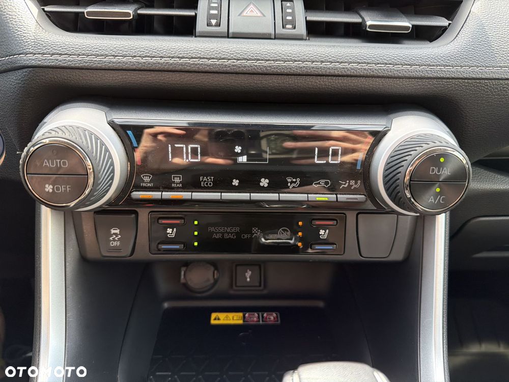 Toyota RAV4 - 18