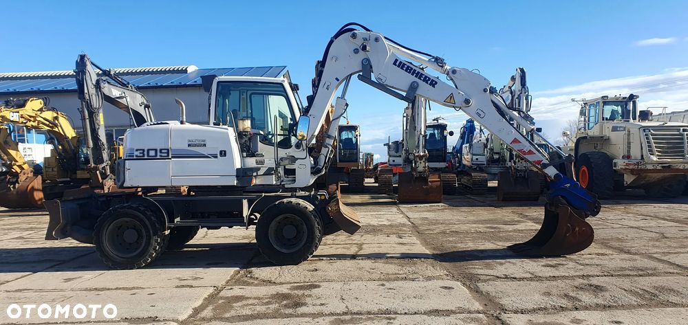 Liebherr A 309 - 4