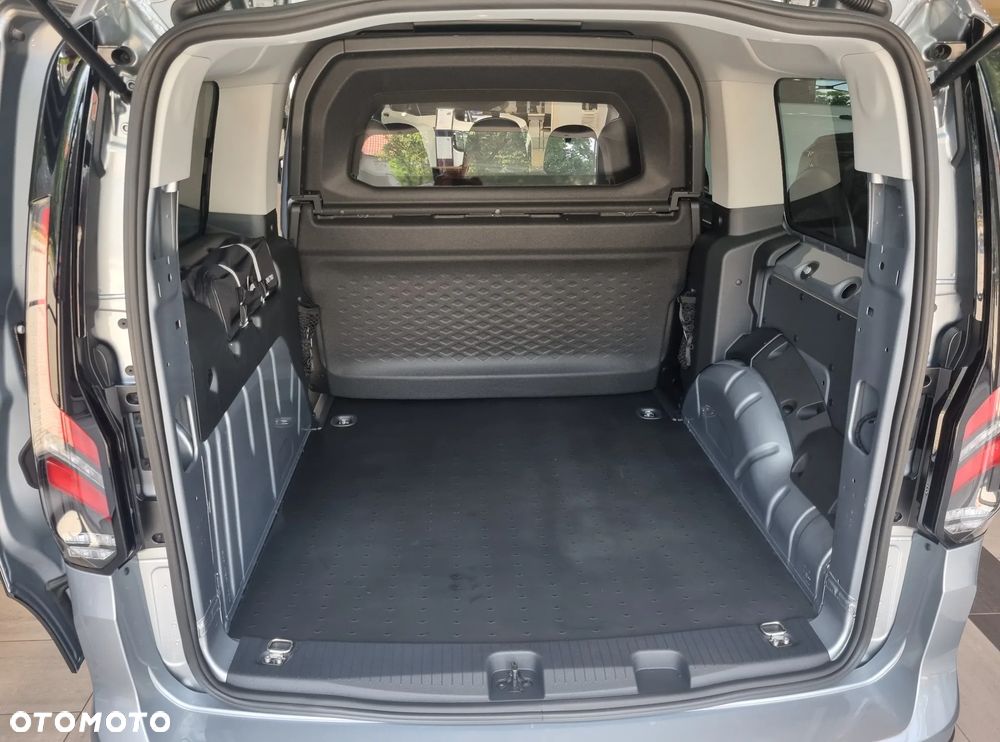 Ford Transit Connect - 17