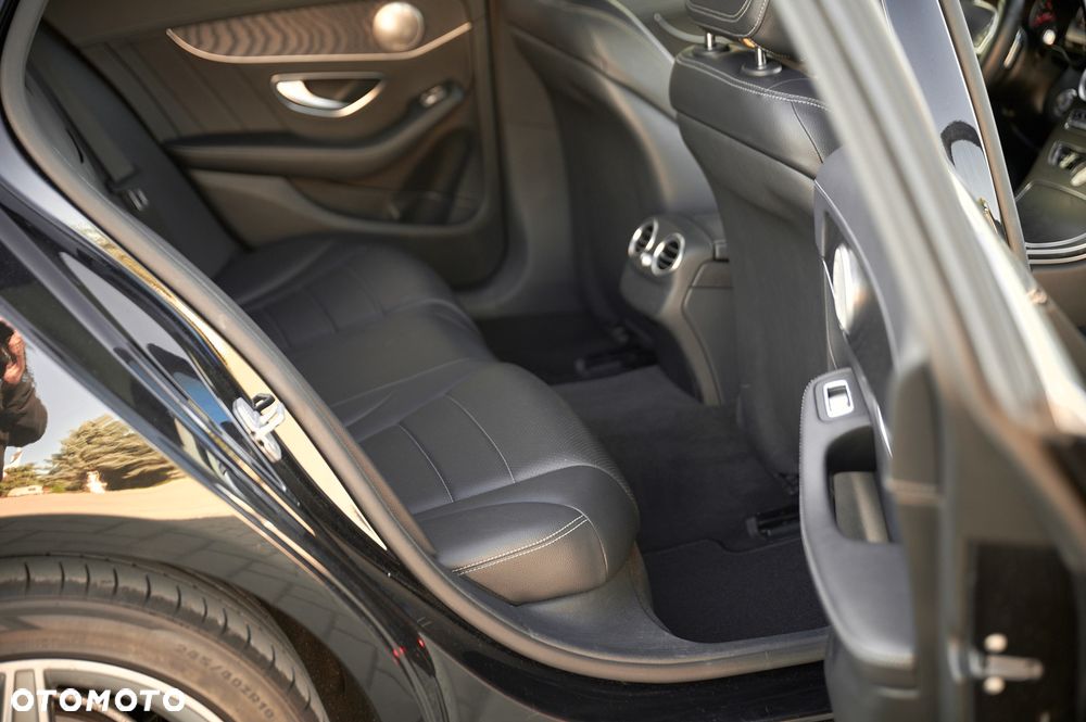 Mercedes-Benz Klasa C 220 d 9G-TRONIC - 23