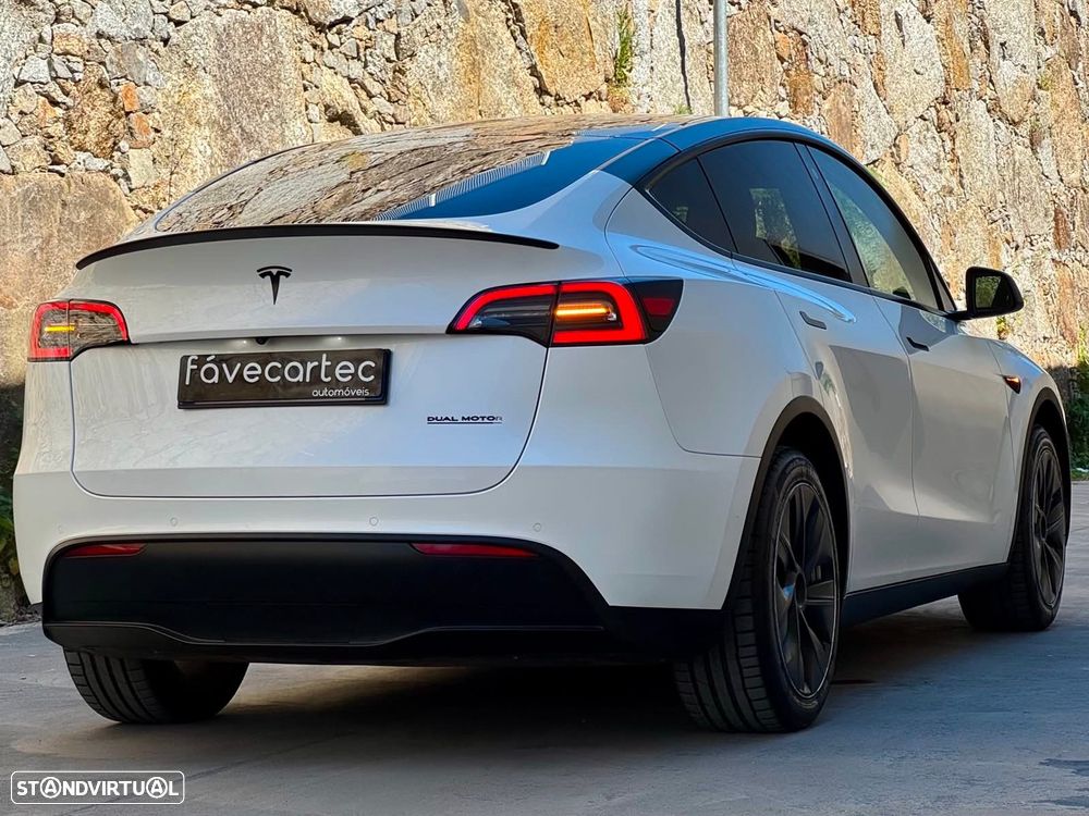 Tesla Model Y Long Range Dual Motor AWD - 15