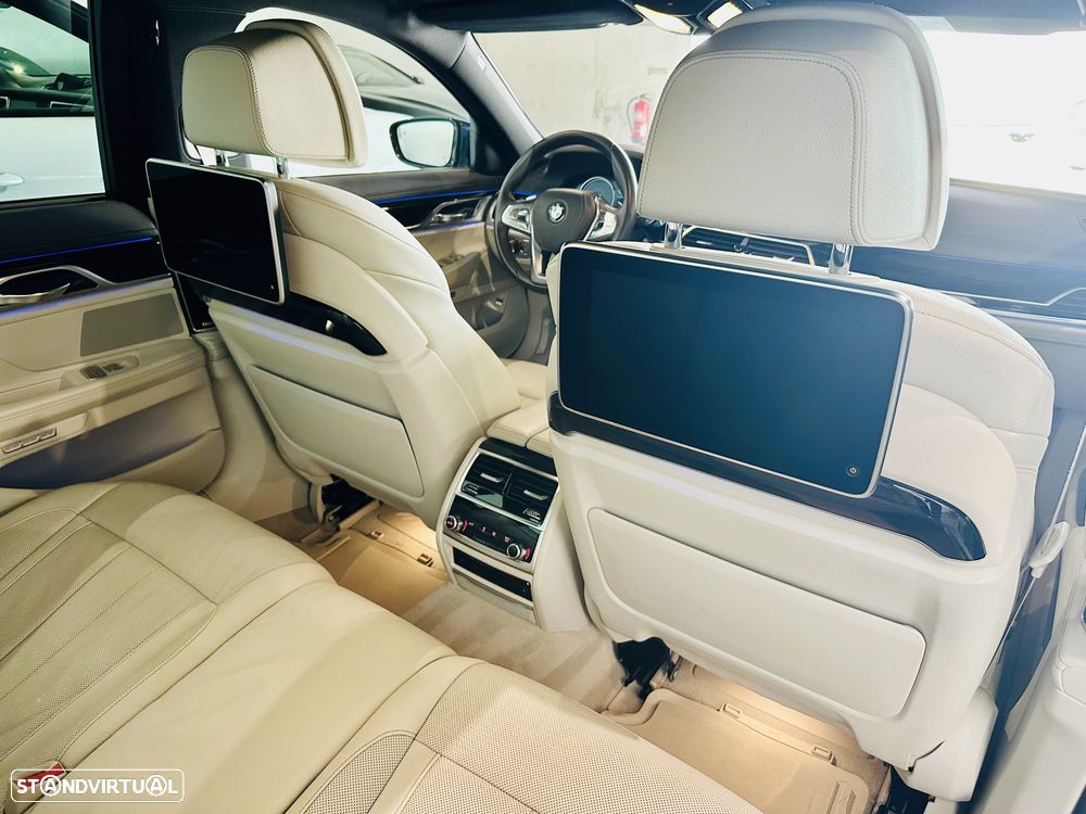 BMW 740 d xDrive Pack M - 37