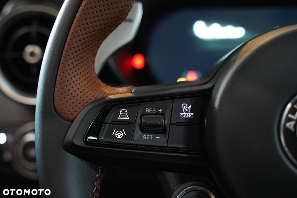 Alfa Romeo Giulia 2.0 Turbo Intensa Q4 - 17