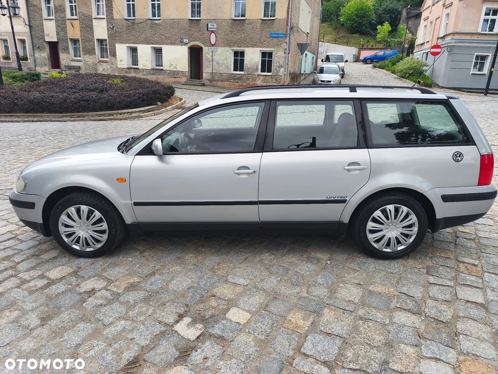 Volkswagen Passat - 2