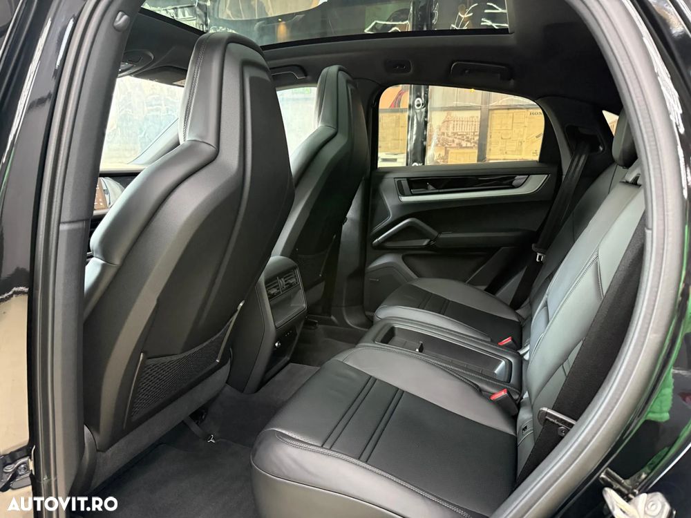 Porsche Cayenne Coupe Standard - 26