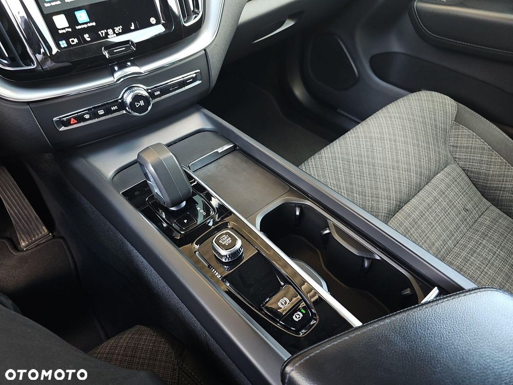 Volvo XC 60 B4 B R-Design - 26