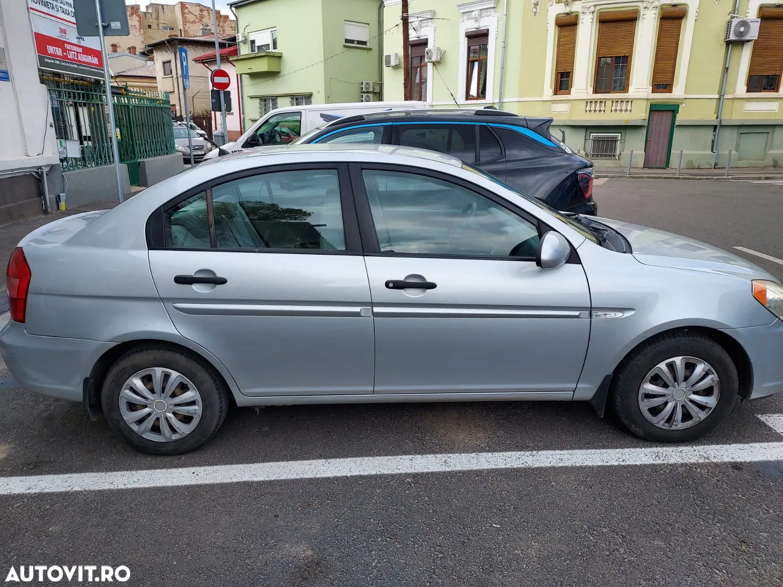 Hyundai Accent - 4