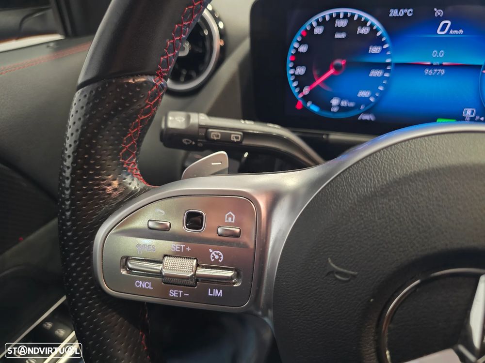 Mercedes-Benz GLA 250 e 8G-DCT AMG Line - 38