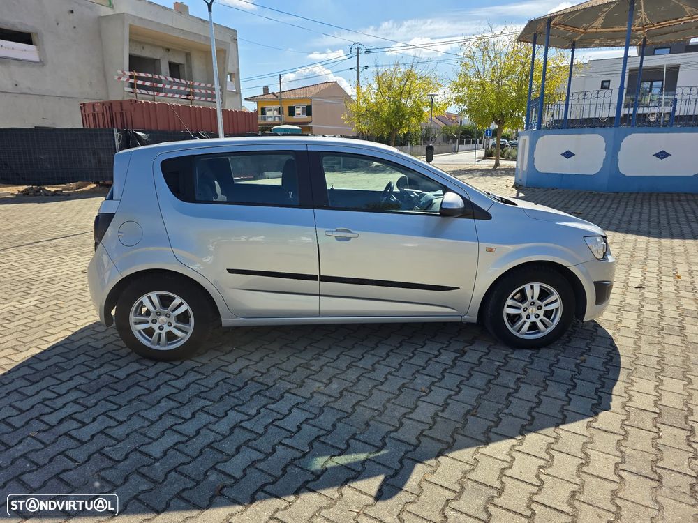 Chevrolet Aveo 1.3 VCDi LTZ - 25