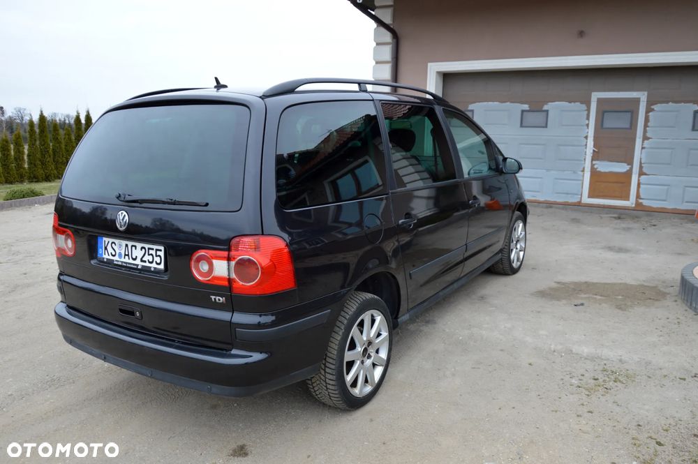 Volkswagen Sharan 1.9 TDI Comfortline Family - 4