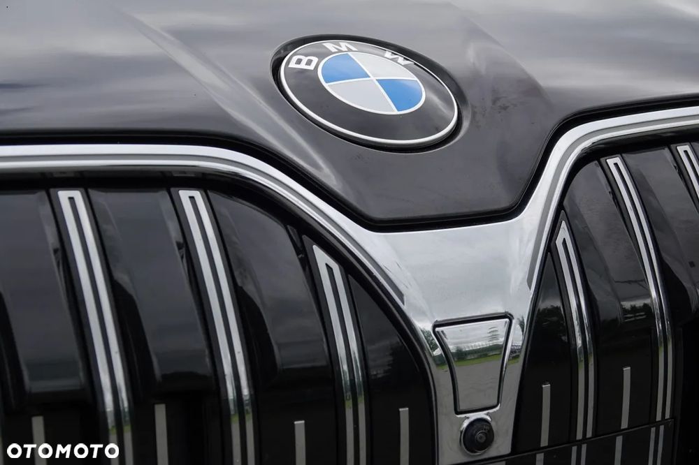 BMW Seria 7 - 18