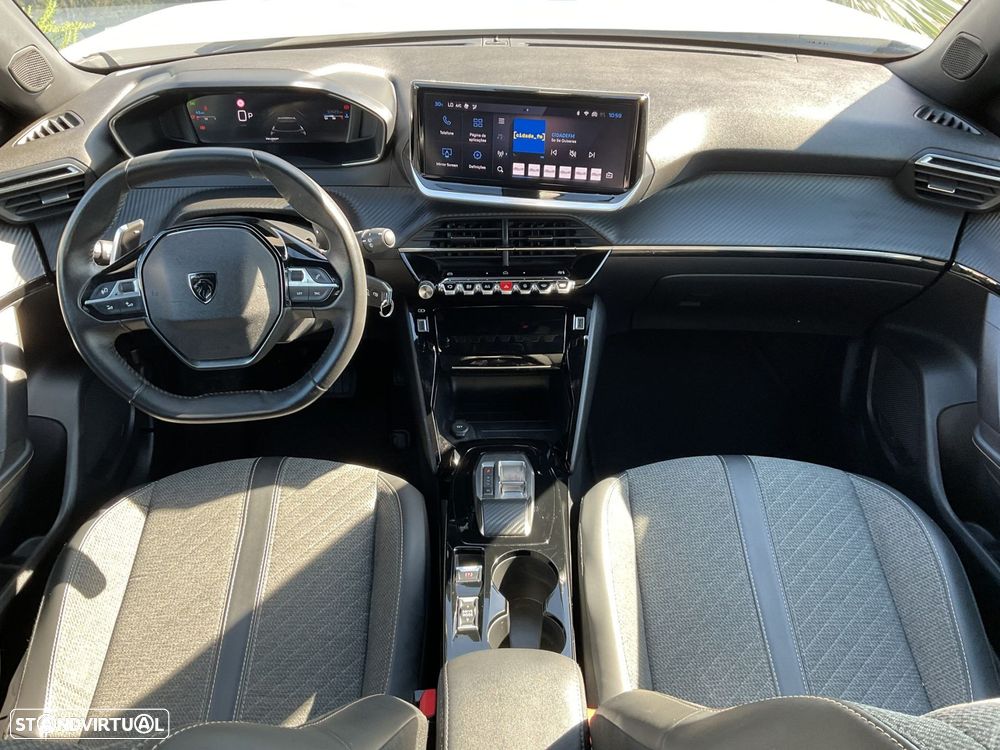 Peugeot 2008 1.2 PureTech Allure Pack - 28