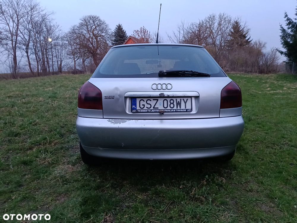Audi A3 3-drzwiowe 1.6 Attraction - 6